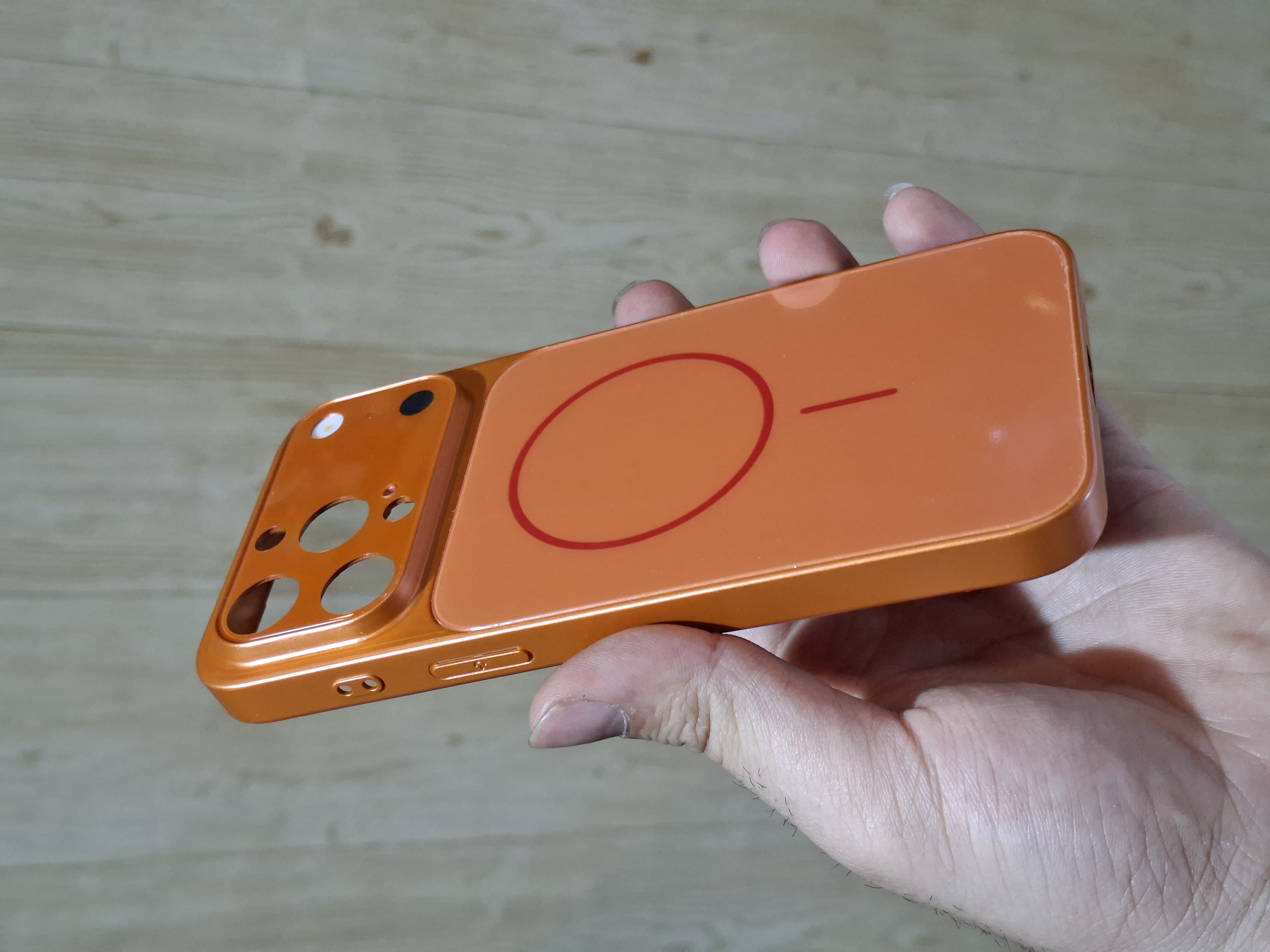 کاور تبدیل IPhone ۱۴ Pro Max به IPhone 17 Pro تبدیل آیفون ۱۴ پرو مکس به سری ۱۷