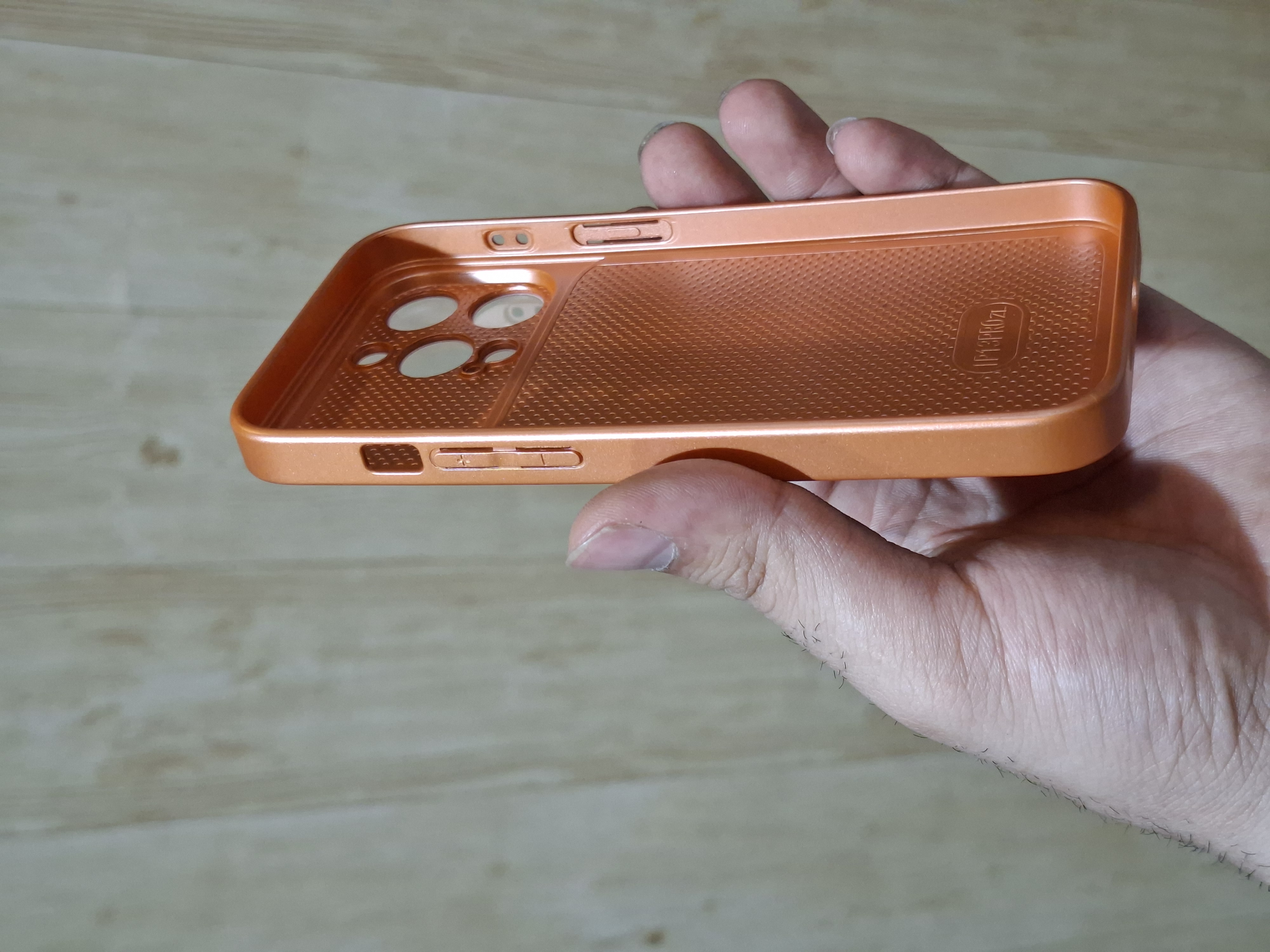 کاور تبدیل IPhone 16 Pro به IPhone 17 Pro تبدیل آیفون 16 پرو به سری ۱۷